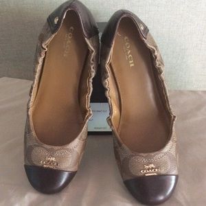 Coach  Authentic signature Camilla Flats